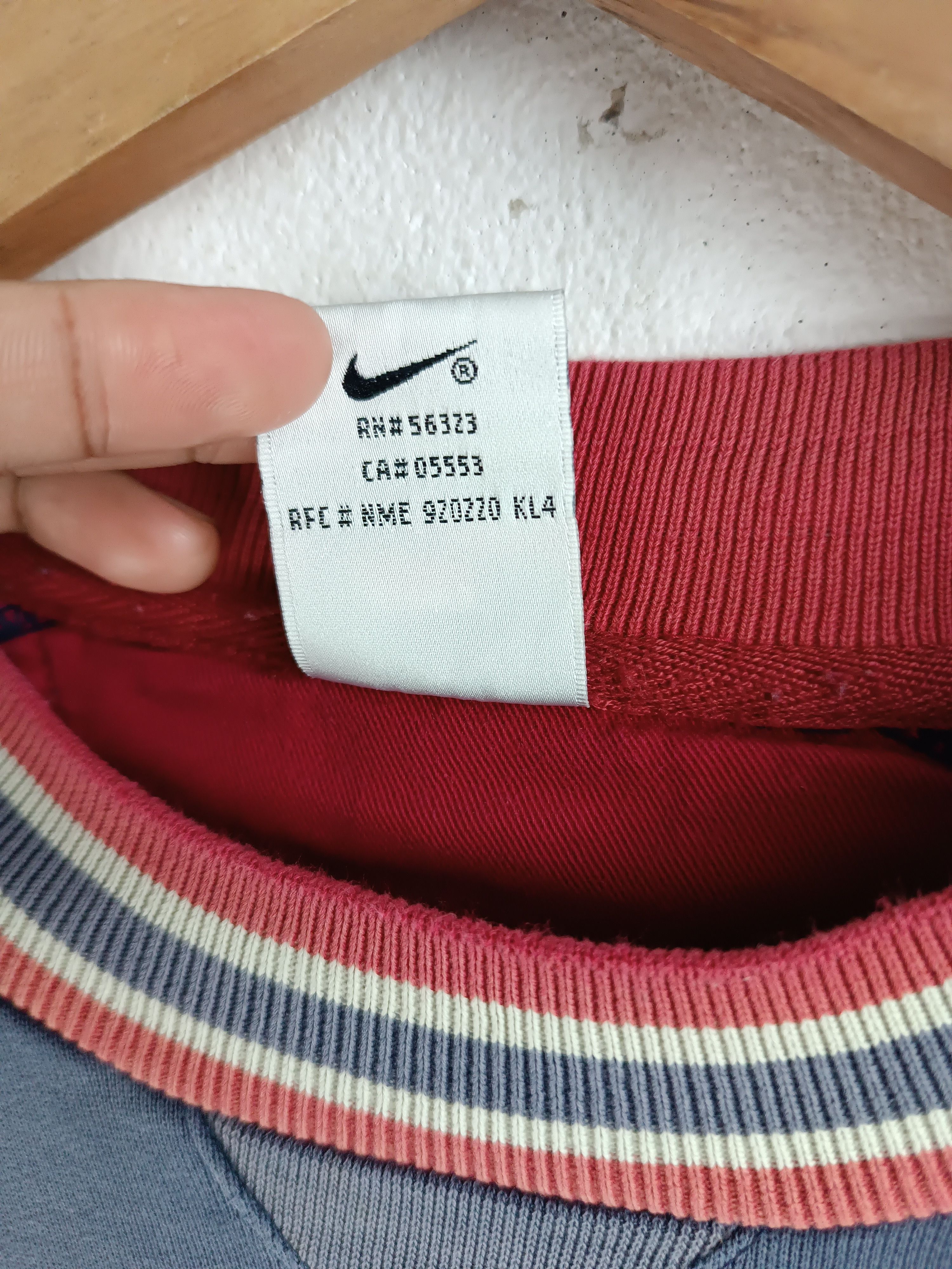 Nike VINTAGE 90'S FADED NIKE SWOSH SWEATSHIRT CREWNECK Size US L / EU 52-54 / 3 - 8 Thumbnail