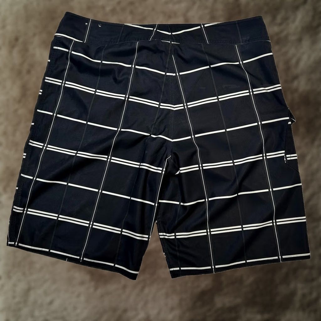 The North Face VINTAGE The North Face Board Shorts Mens 38 Black White Plaid Cargo Pocket Size US 38 / EU 54 - 1 Thumbnail