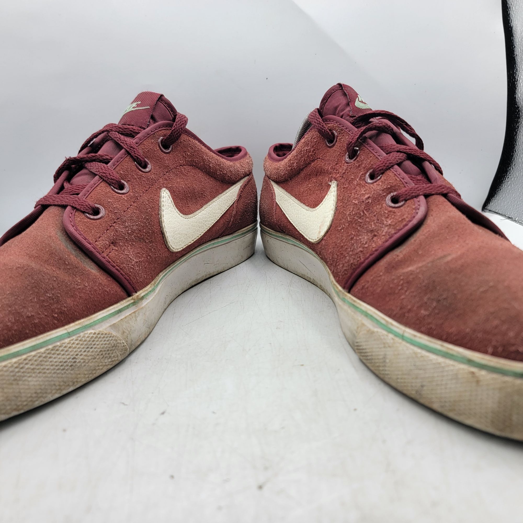 Nike Nike Toki Mens 11.5 Red Sneaker Shoes Walking Skateboarding Size US 11.5 / EU 44-45 - 3 Thumbnail