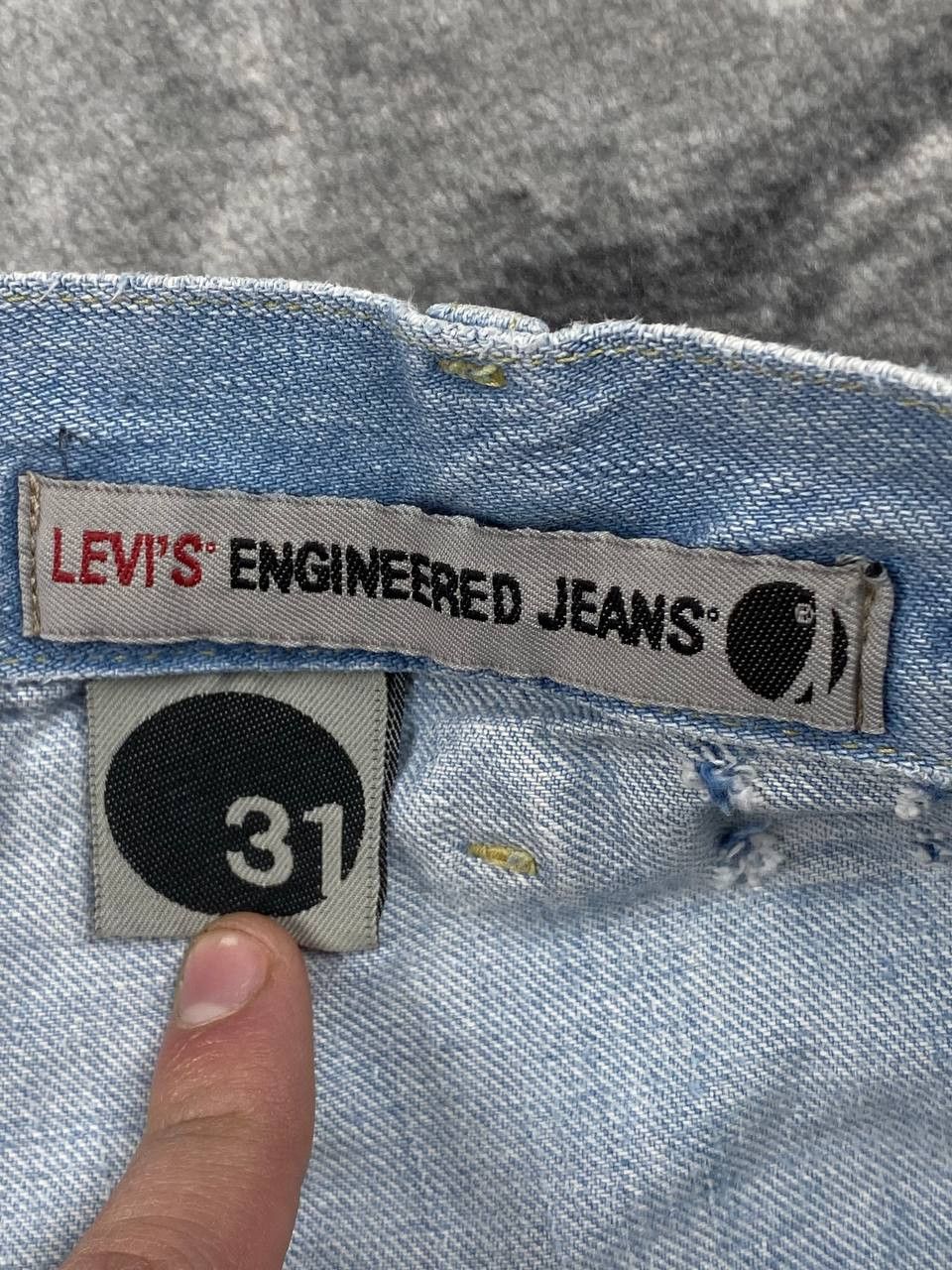Levi's Vintage Levi’s Engineered Twisted Seams Cinch Denim Jeans Size US 31 - 12 Thumbnail