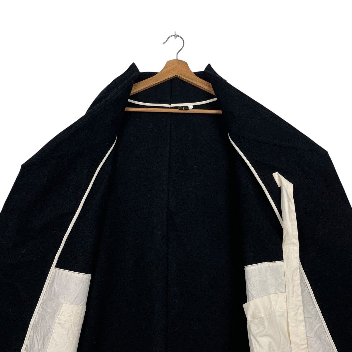 Comme des Garcons Comme Des Garcons Wool Cape Overcoat Size US S / EU 44-46 / 1 - 13 Thumbnail