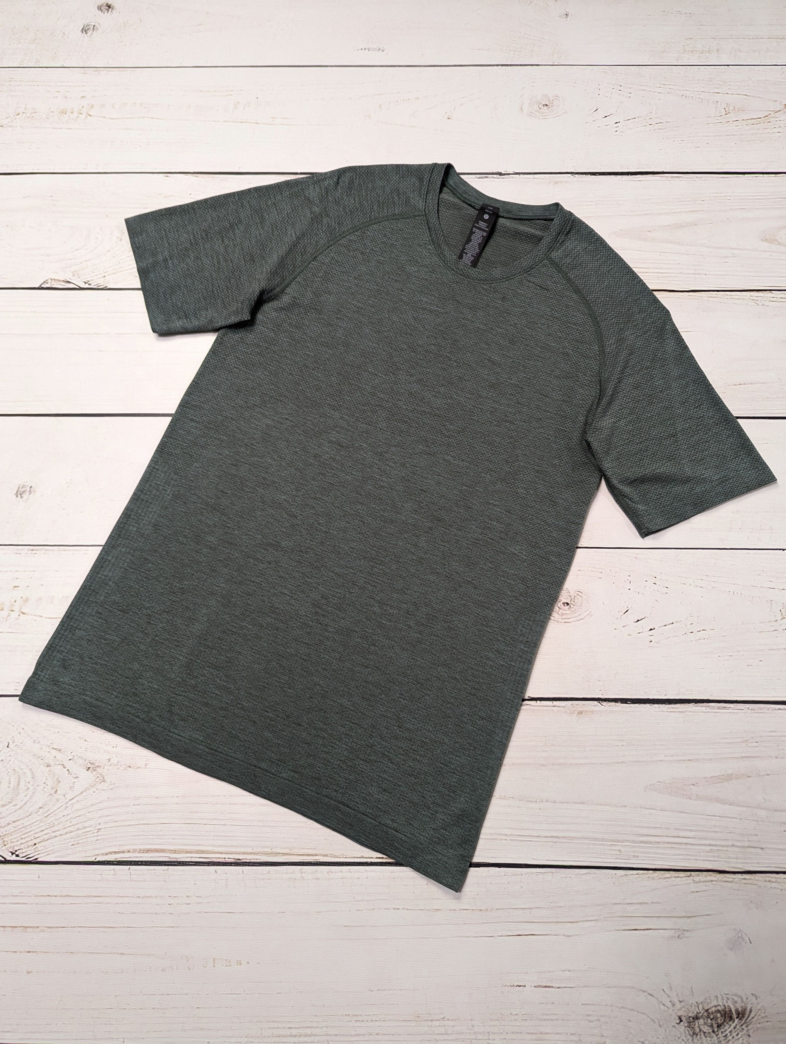 Lululemon Lululemon Metal Vent Tech 2.0 Short Sleeve Shirt XS Size US XS / EU 42 / 0 - 1 Thumbnail