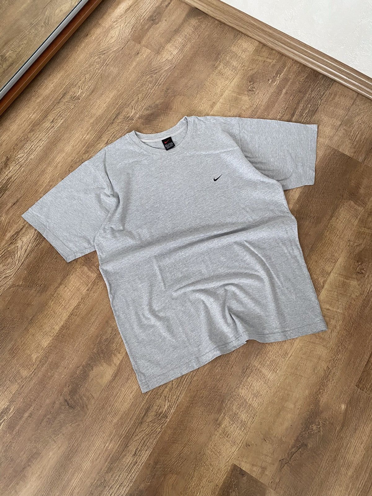 Nike × Vintage Vintage Nike 00s Tag Graphic Tee Size US L / EU 52-54 / 3 - 1 Thumbnail