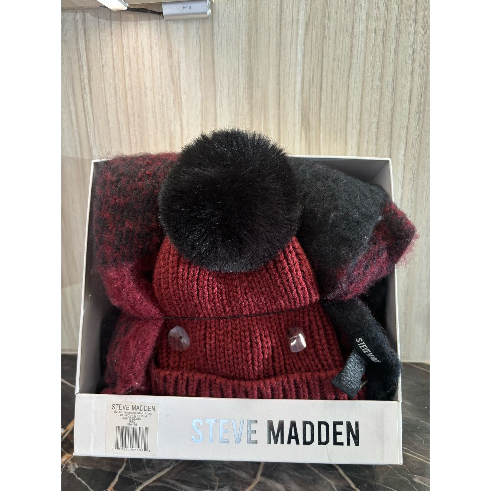 Steve Madden Steve Madden burgundy, hat and beanie set Size ONE SIZE - 4 Thumbnail