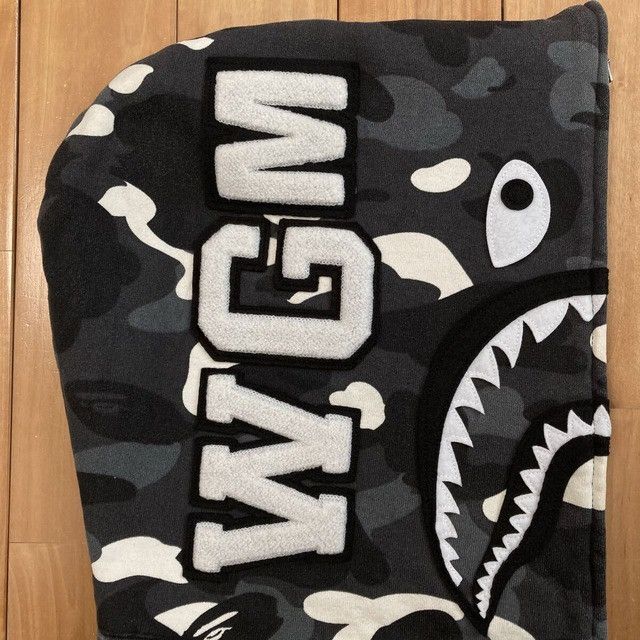 Bape 💫Glow in the dark💫 BAPE City Camo shark full zip hoodie APE Size US M / EU 48-50 / 2 - 5 Thumbnail