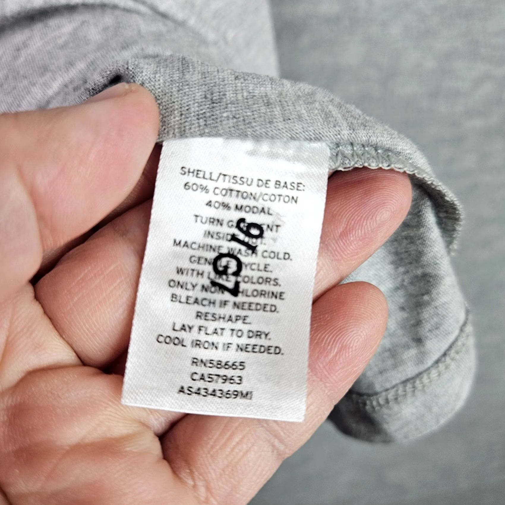 Nordstrom VINTAGE Nordstrom Women's XL Gray Heather Queen of the Pool Graphic T Shirt NWT Size XL / US 12-14 / IT 48-50 - 7 Thumbnail
