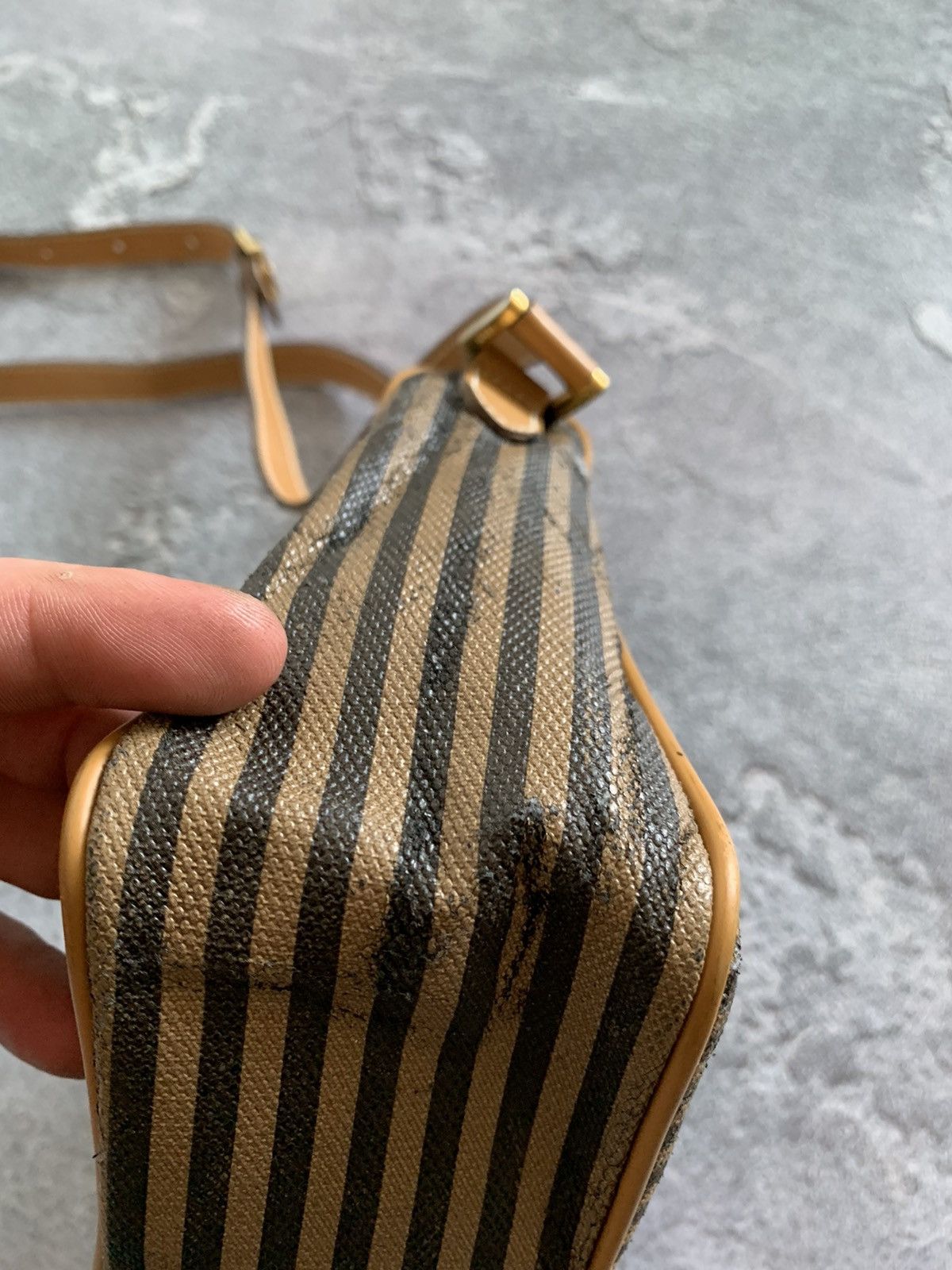 Fendi × Vintage Vintage Fendi Roma Messenger Bag Size ONE SIZE - 8 Thumbnail