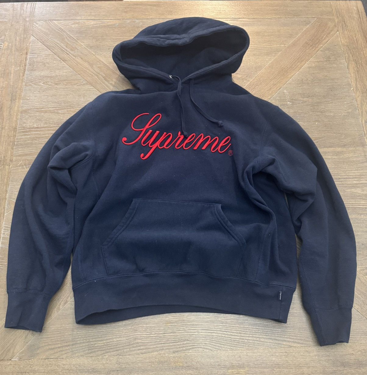 トップス Embroidered Script Hooded Sweatshirt XL Supreme Embroidered Script Hooded Sweatshirt (FW24) - $158