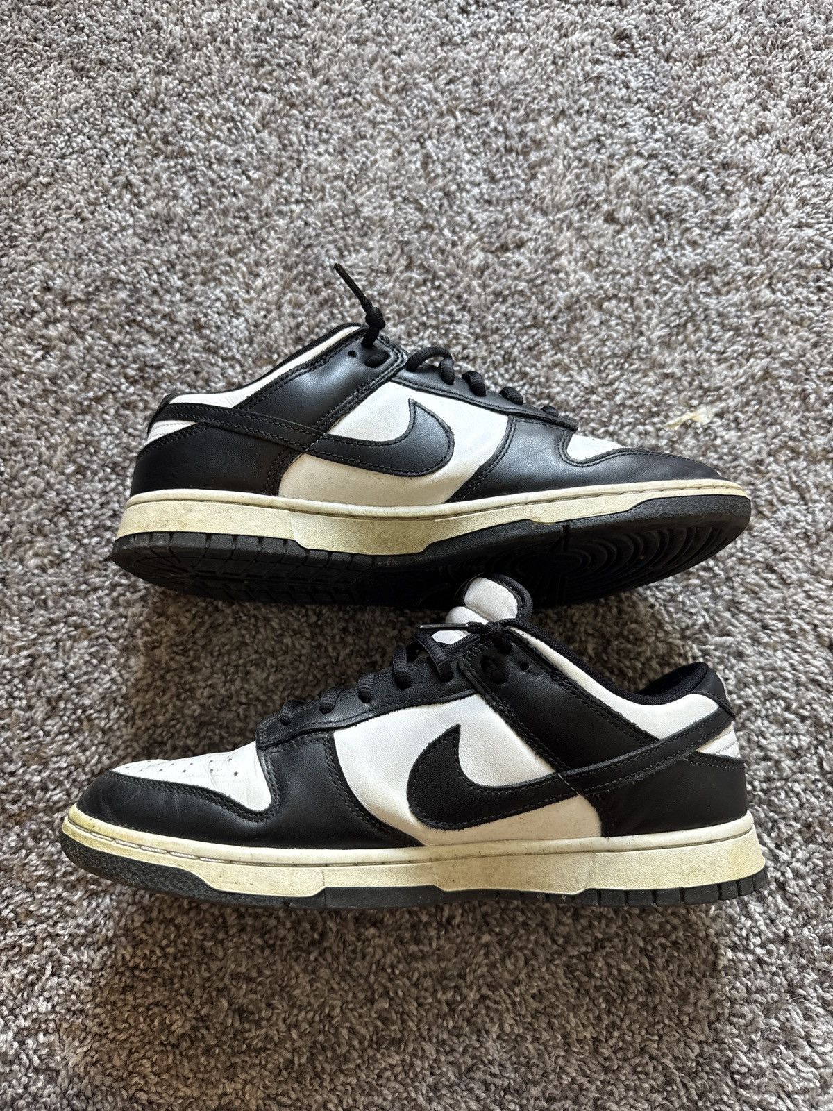 Nike Size 10 Panda Dunks Men’s with box. Size US 10 / EU 43 - 2 Thumbnail