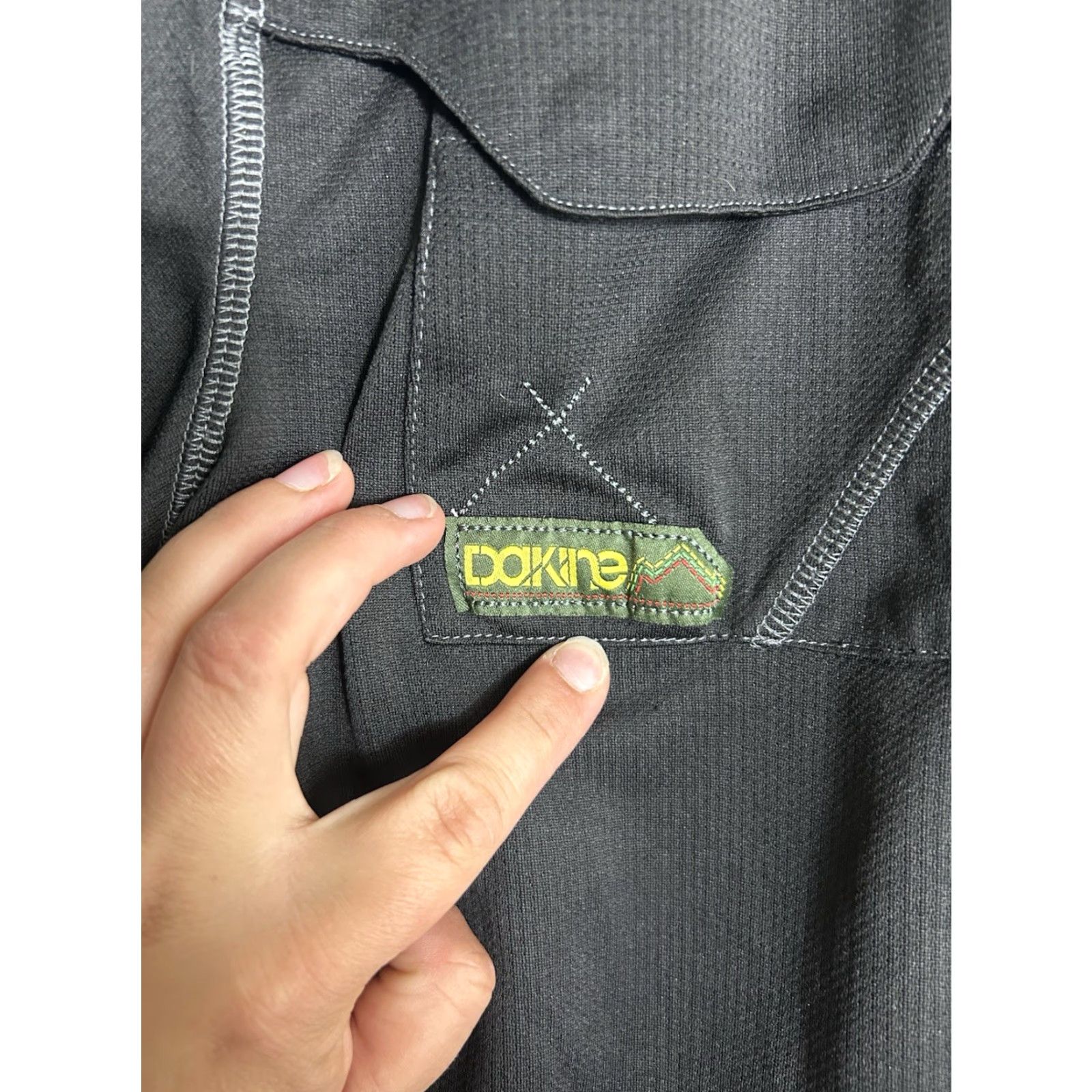Dakine Dakine Shirt Men Small Snap Button Up Short Sleeve Black Rasta Colors Polyester Button-Up, S, Mens Size US S / EU 44-46 / 1 - 6 Thumbnail
