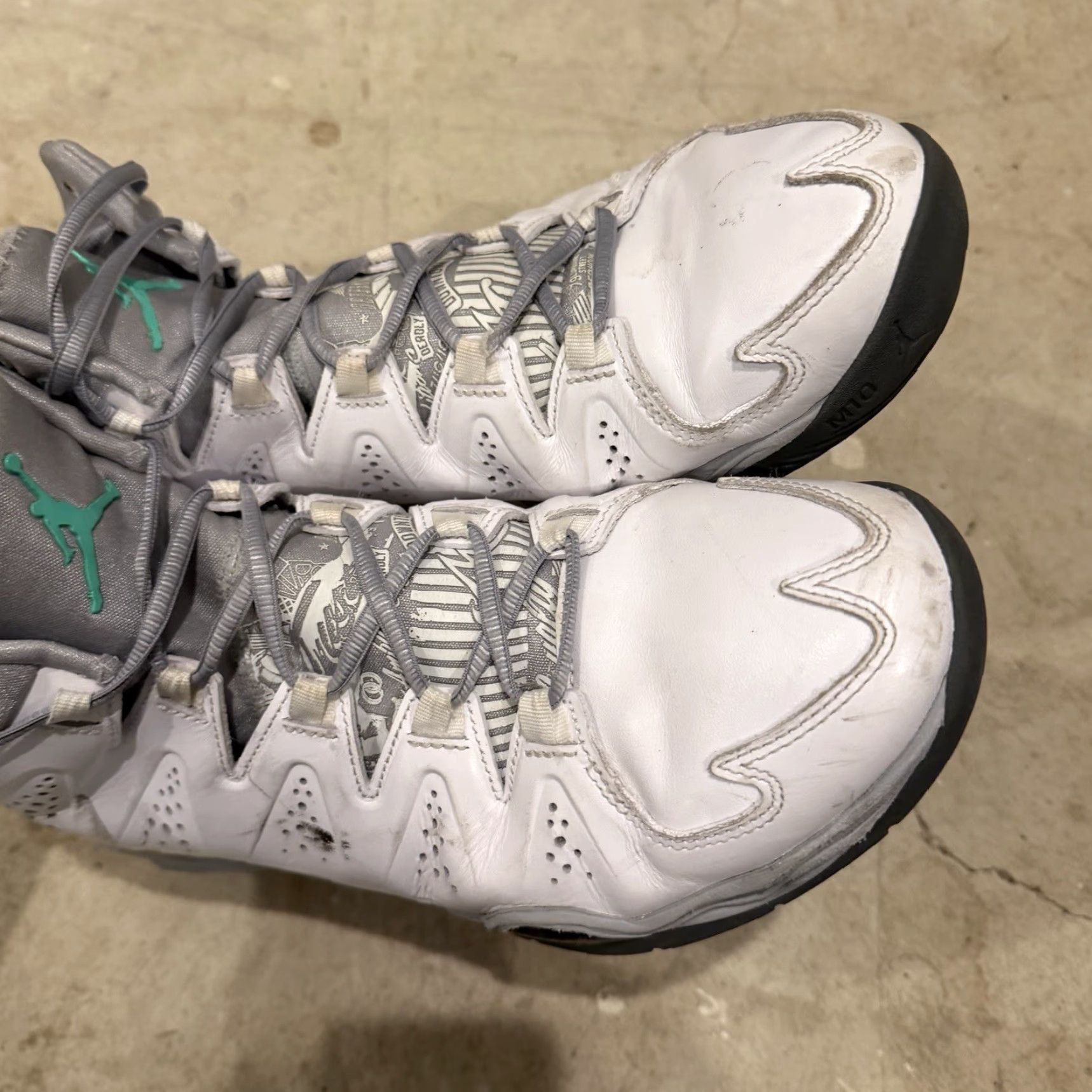 Jordan Brand Air Jordan Melo M10 White Wolf Grey Green Glow Size 10.5 Sneakers 629876-105 Mens Basketball Shoes Size US 10 / EU 43 - 5 Thumbnail