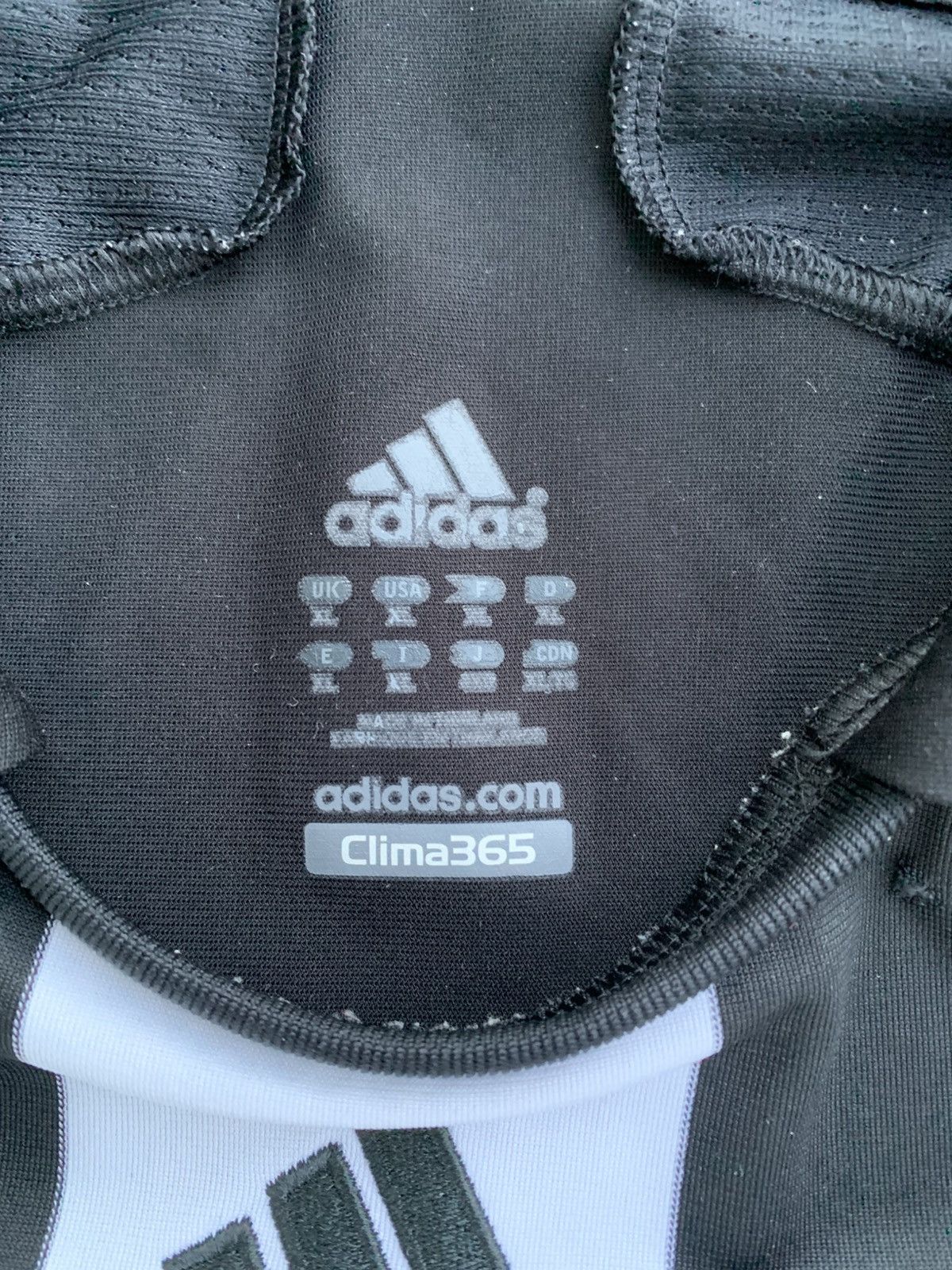 Adidas Adidas New Custle Jersey Vintage Avantgarde Football Tee Y2k Size US L / EU 52-54 / 3 - 9 Thumbnail