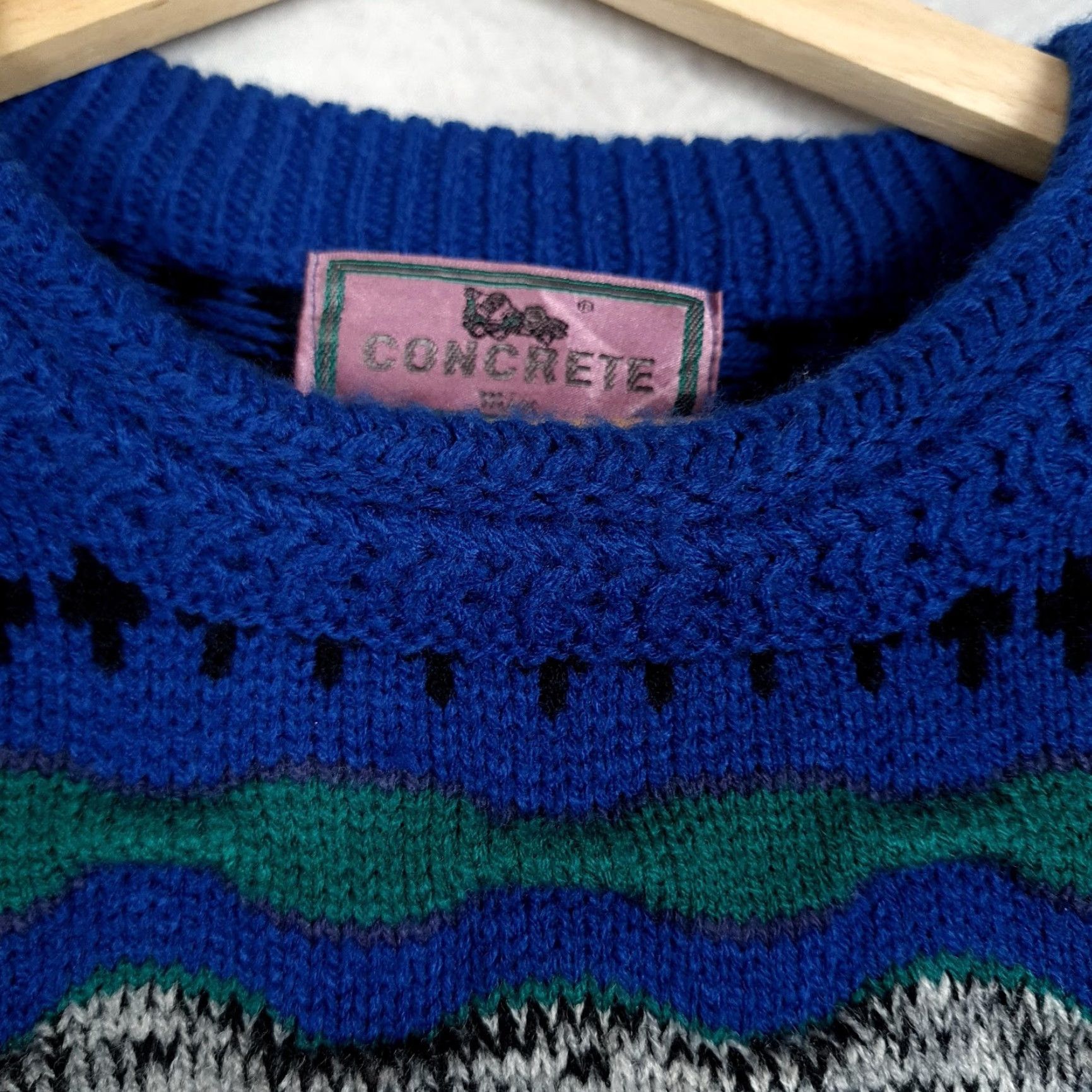 Vintage VINTAGE Concrete Sweater Mens Large Blue 3D Knit Geometric Chunky Crewneck 90s Retro Streetwear Size US L / EU 52-54 / 3 - 4 Thumbnail