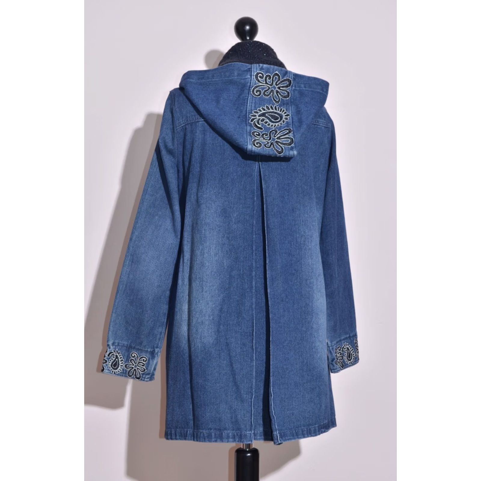 Desigual Desigual Women's Coat Knit Denim Hooded Jacket Embroidered Blue 36 Regular Long Sleeve Mid-Length Casual Overcoat Jacket Womens Size XS / US 0-2 / IT 36-38 - 4 Thumbnail