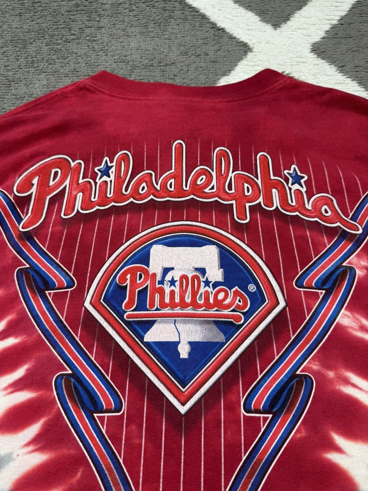 Liquid Blue Vintage Liquid Blue x MLB Philadelphia Phillies mens T-shirt Size US L / EU 52-54 / 3 - 14 Thumbnail