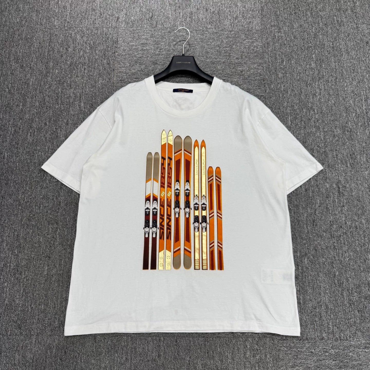 louis vuitton short sleeve skiing print tee