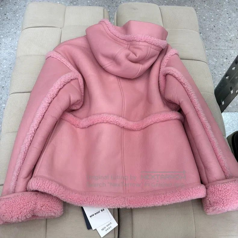 Louis Vuitton Louis Vuitton Pink Fur Lamb Wool One-Piece Hooded Leather Size XXS / US 00 / IT 34 - 2 Thumbnail