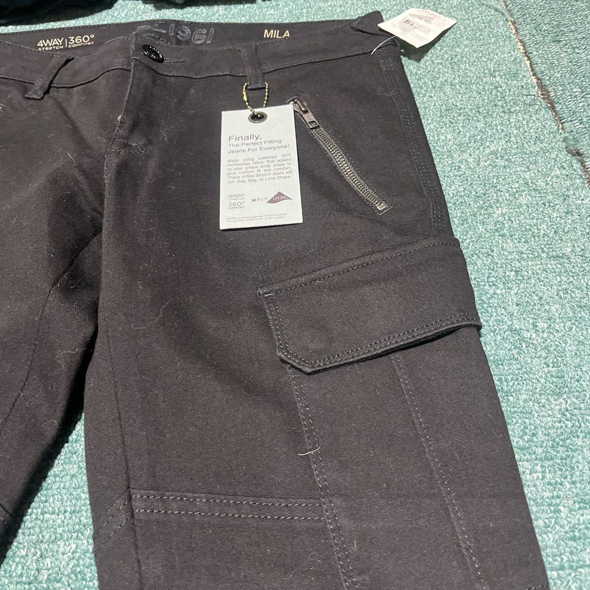 DL1961 Mila Cargo DL1961 Size 28" / US 6 / IT 42 - 6 Thumbnail