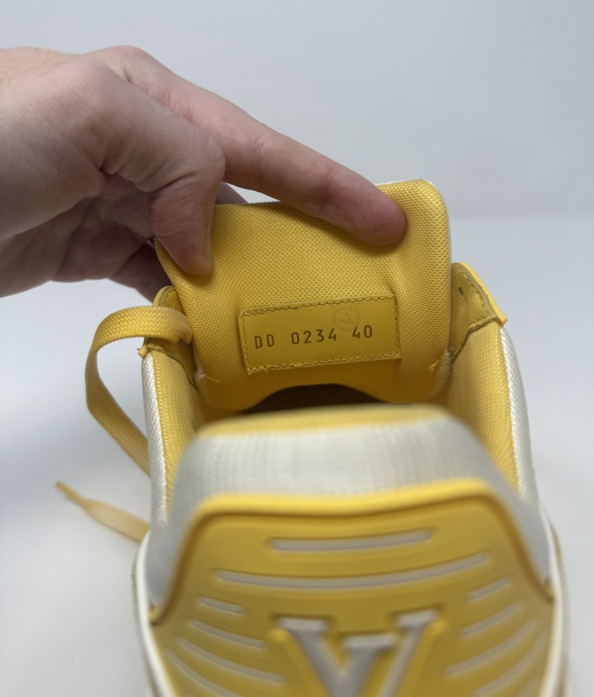 Louis Vuitton Louis Vuitton Trainer Sneaker Yellow/White New Season Size US 8 / EU 41 - 7 Thumbnail