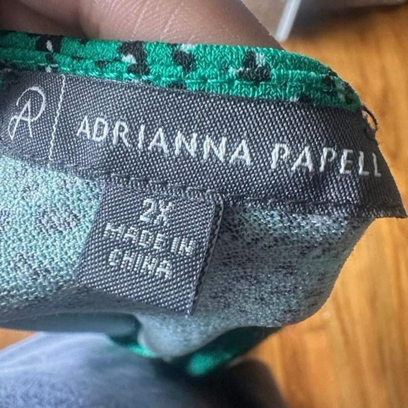 Adrianna Papell Adrianna Papell Green V-Neck Blouse – Long Sleeve Size XXL / US 16-18 / IT 52-54 - 7 Thumbnail