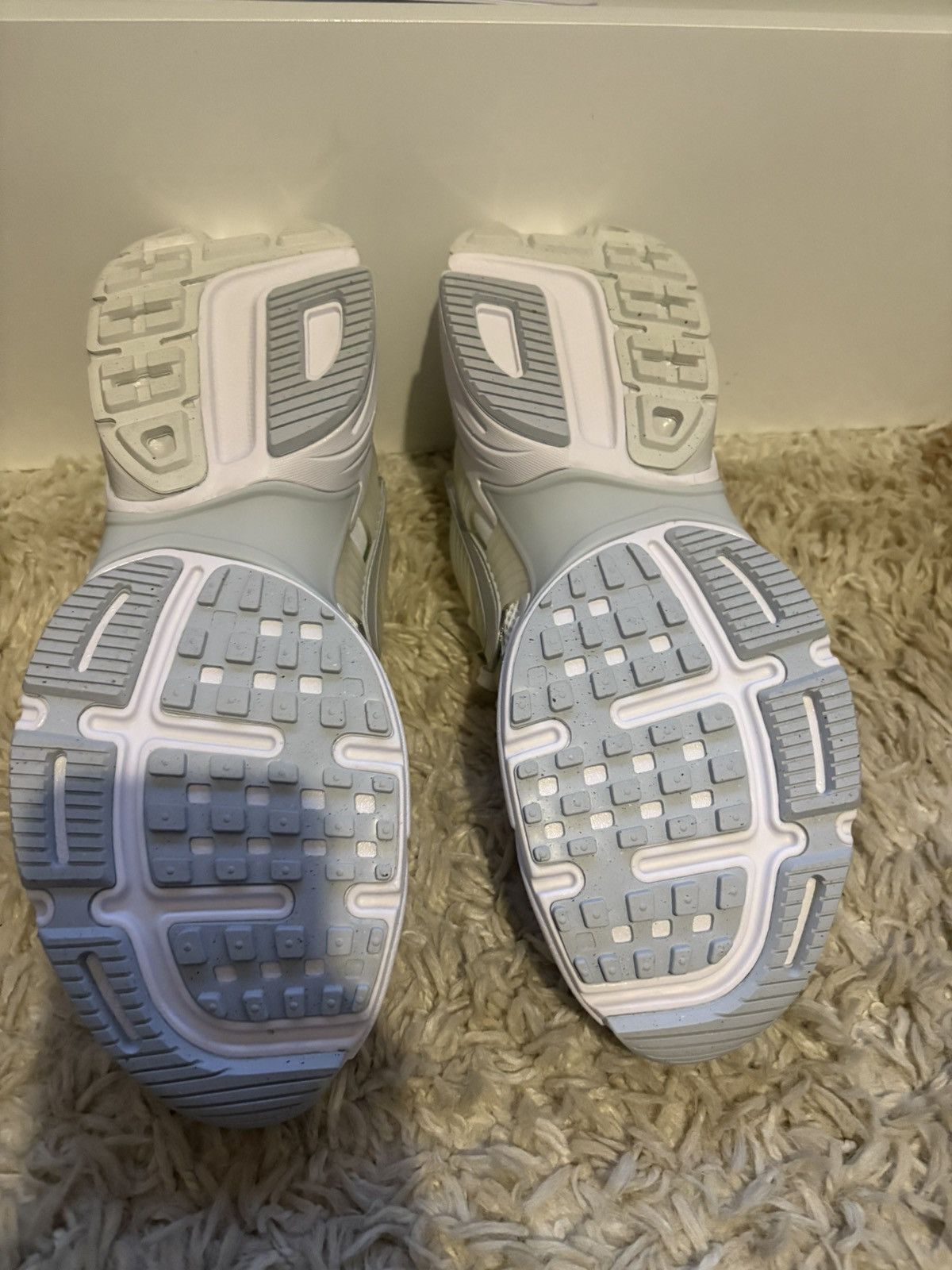 Nike Nike v2k runs Size US 9.5 / EU 42-43 - 4 Thumbnail