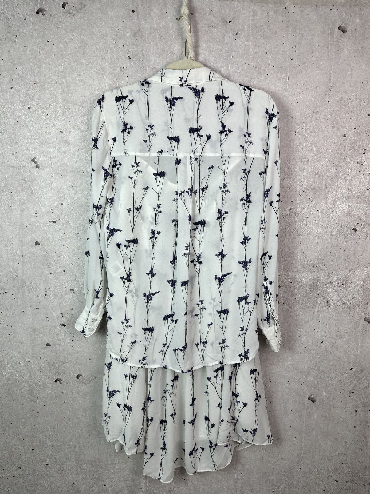 Reiss Reiss Aislin Print Flowers White Long Sleeve Shirt + Skirt Size S / US 4 / IT 40 - 6 Thumbnail