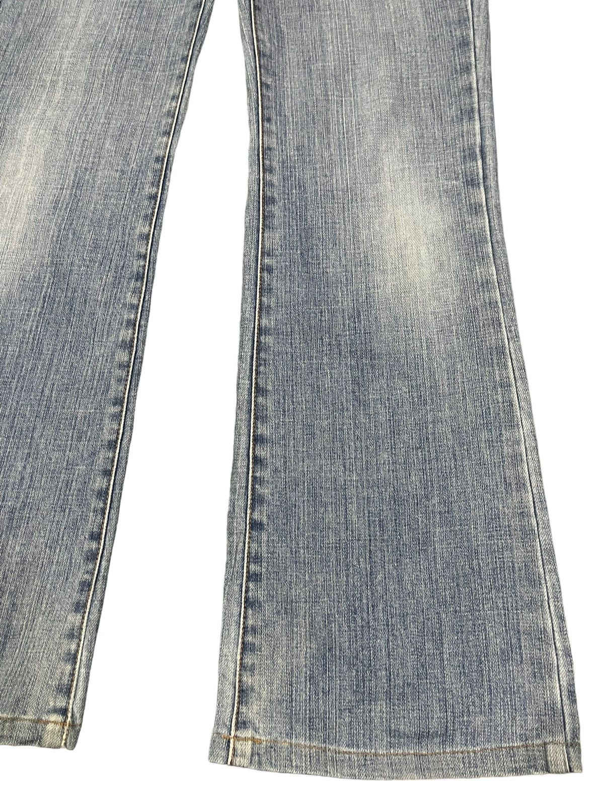 Uniqlo Vintage Japanese Uniqlo Blue Wash Style Flare Jeans Size 27" / US 4 / IT 40 - 6 Thumbnail