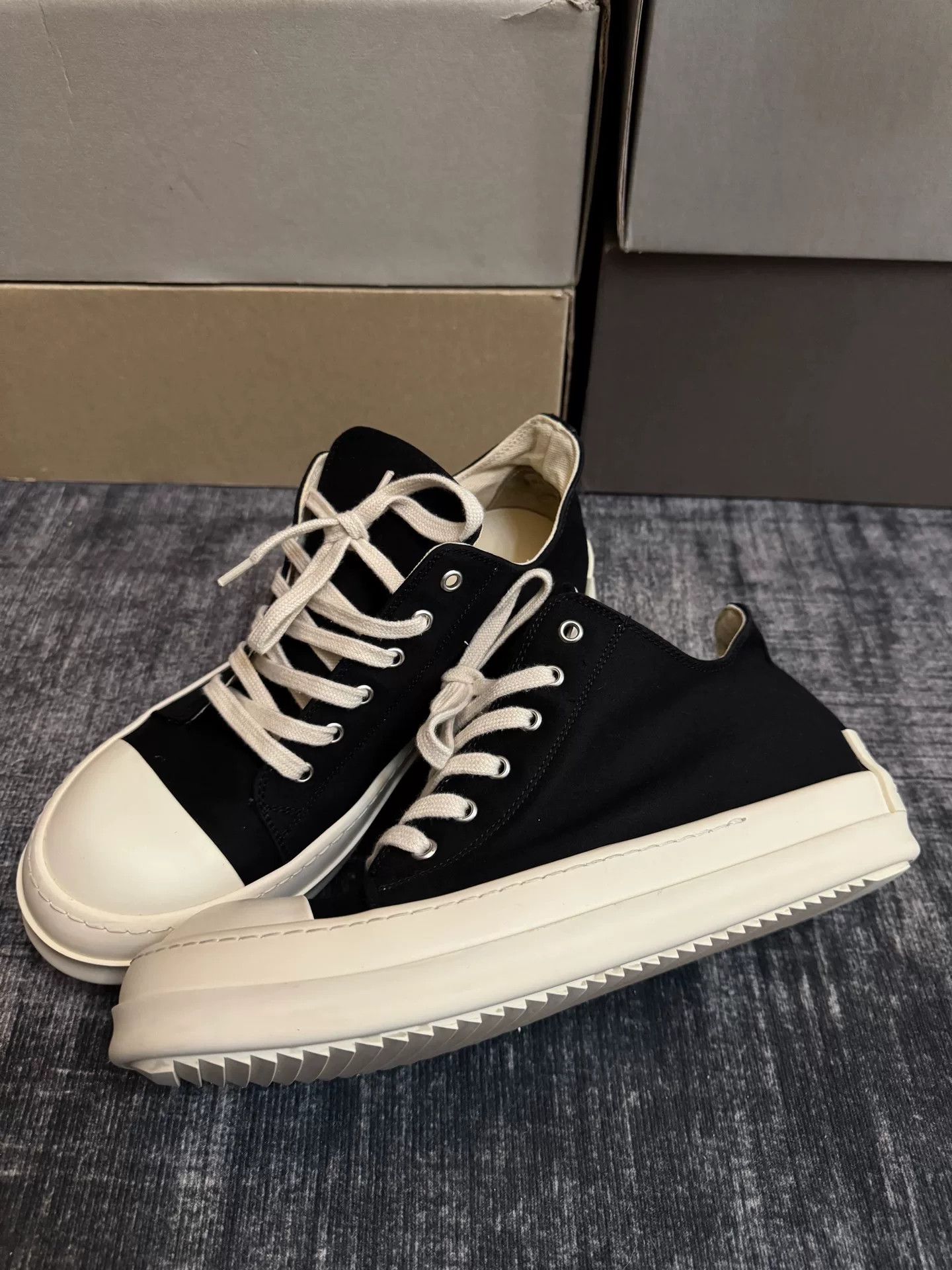 Rick Owens Rick Owens Lowtop Sneakers 42 Men Size US 9 / EU 42 - 1 Thumbnail