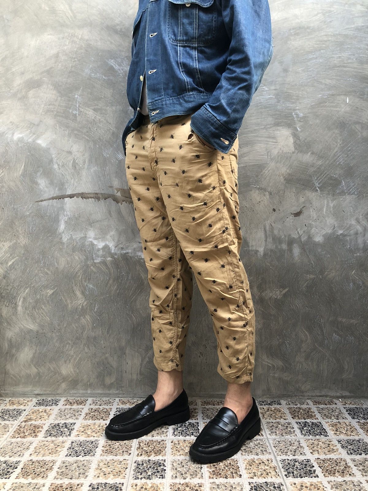 Undercover Undercoverism Bug’s Printed Ankle Pants Size US 30 / EU 46 - 2 Thumbnail