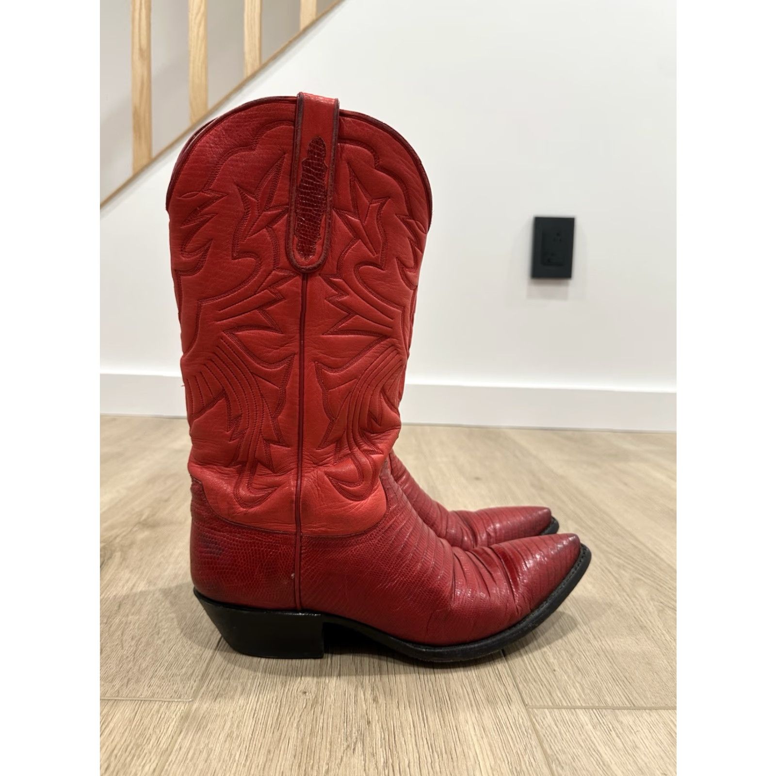 Skin Stallion Western Boots Men’s Size 8.5D Red Leather Lizard Pattern Pointed Toe Cowboy Boots Leather Insole Mid-Calf Shaft Style Handcrafted Size US 9 / EU 42 - 3 Thumbnail