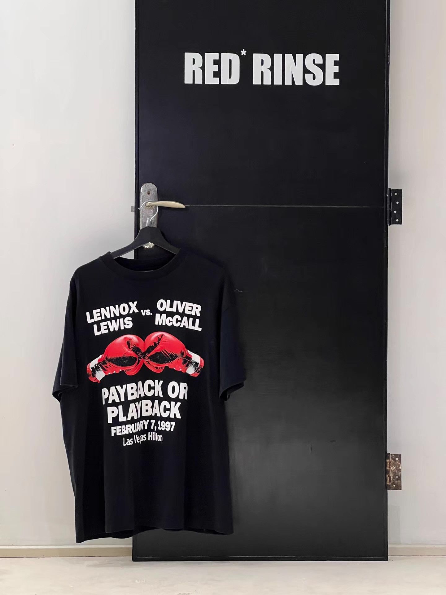 Vintage 90s Vintage Boxing Match Short Sleeve T‑shirt Q13 Size US XL / EU 56 / 4 - 5 Thumbnail