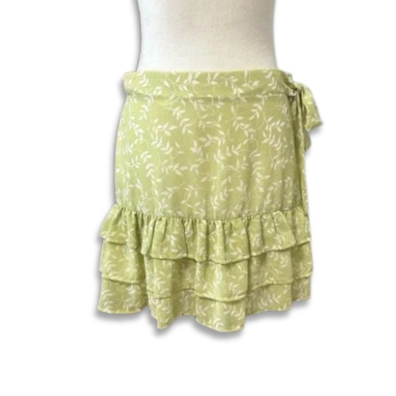 Other Ever After Mini Skirt Ruffled Tie Zip Floral Green W L NWOT Size 30" / US 8 / IT 44 - 1 Thumbnail