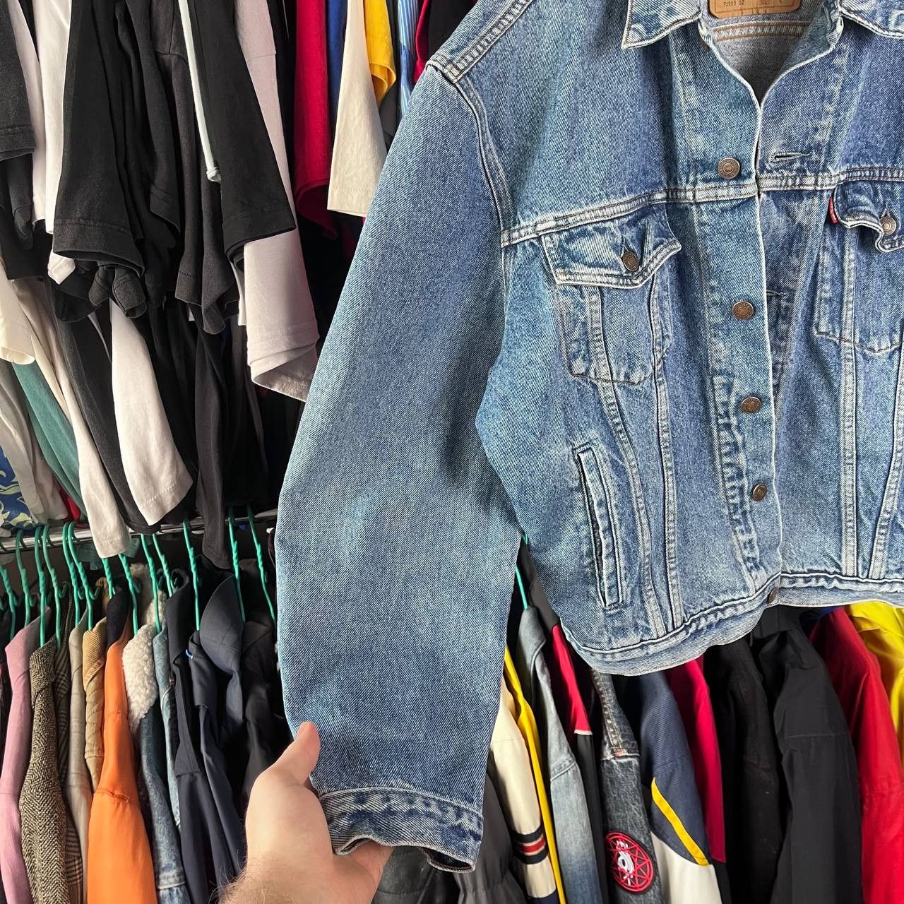 Levi's Vintage Clothing Vintage 90s Levis Blue Denim Jacket Distressed Size L Size US L / EU 52-54 / 3 - 5 Thumbnail