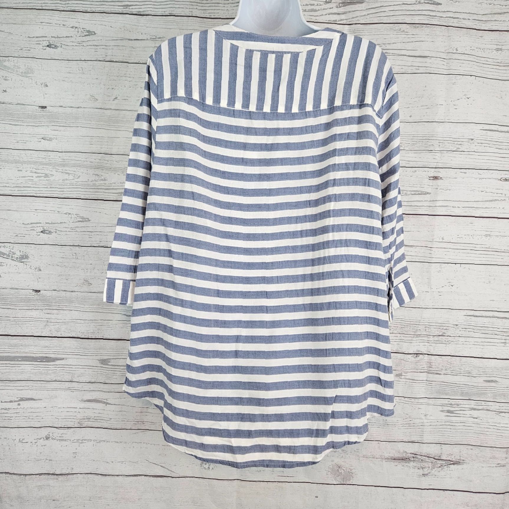 Vintage VINTAGE Chico's Womens Crinkle Stripe Tunic Sz Large Blue White 3/4 Sleeve Viscose Blend Size L / US 10 / IT 46 - 3 Thumbnail
