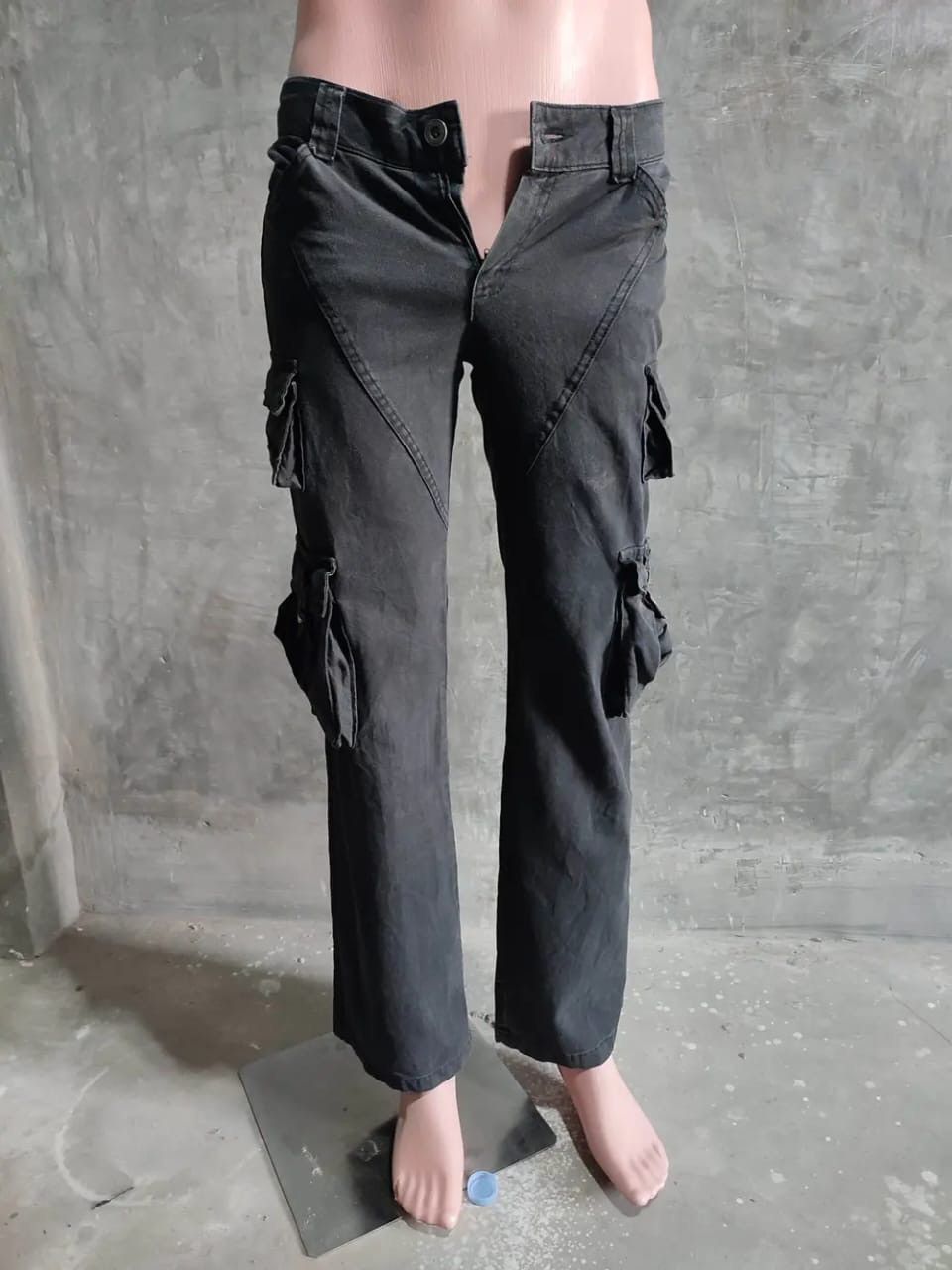 Other Valley black wash Cargo 3D Multipocket Low rise Pants Size US 29 - 9 Thumbnail