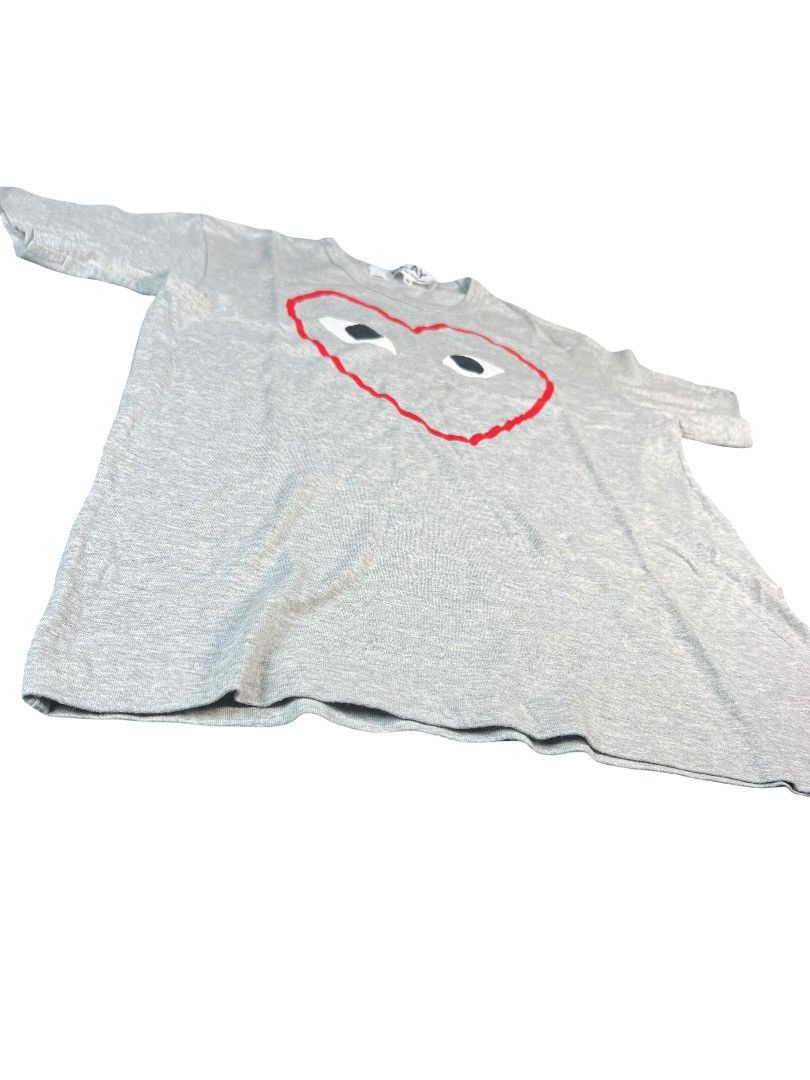 Comme des Garcons COMME des GARÇONS PLAY Grey Red Outline Heart Tee Size M Size US M / EU 48-50 / 2 - 3 Thumbnail