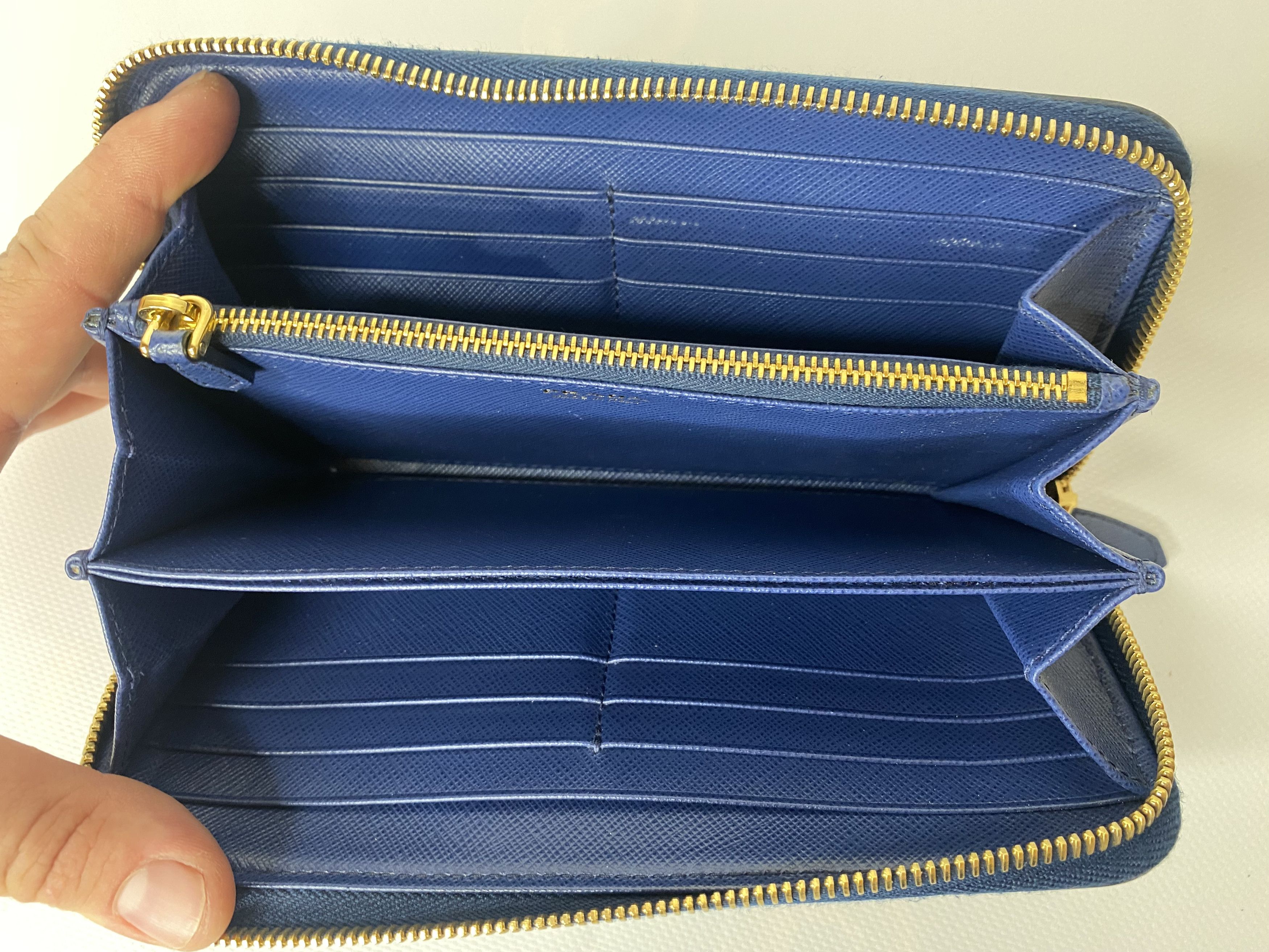 Prada PRADA LONG WALLET SAFFIANO LEATHER LARGE NAVY BLUE ZIP Size ONE SIZE - 4 Thumbnail