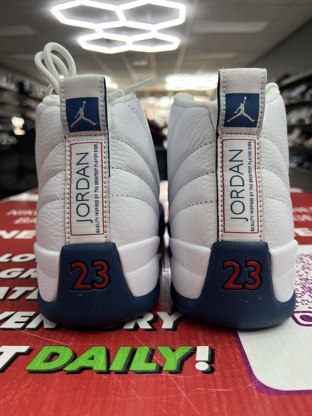 Jordan Brand Air Jordan 12 French Blue Size 8 Size US 8 / EU 41 - 5 Thumbnail