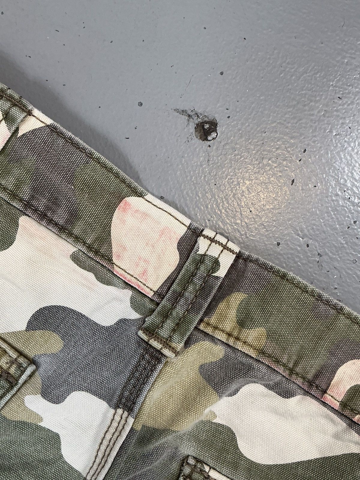 Carhartt × Vintage Rare vintage Carhartt camo cargo short Size US 32 / EU 48 - 8 Thumbnail