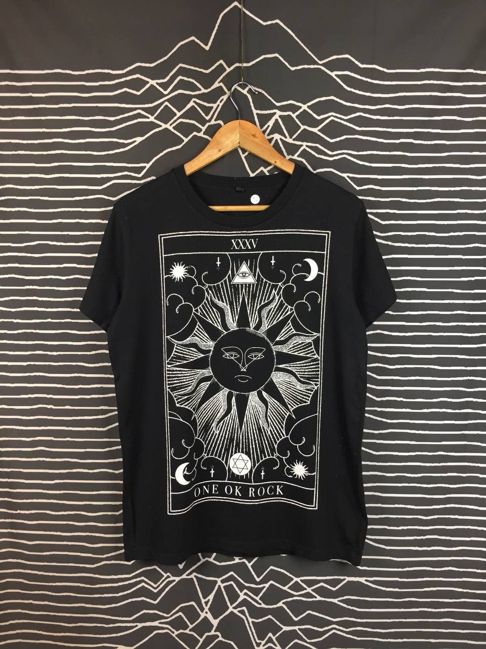 Band Tees ONE OK ROCK Japanese Rock Band Tarot Card Tee Size US L / EU 52-54 / 3 - 2 Thumbnail