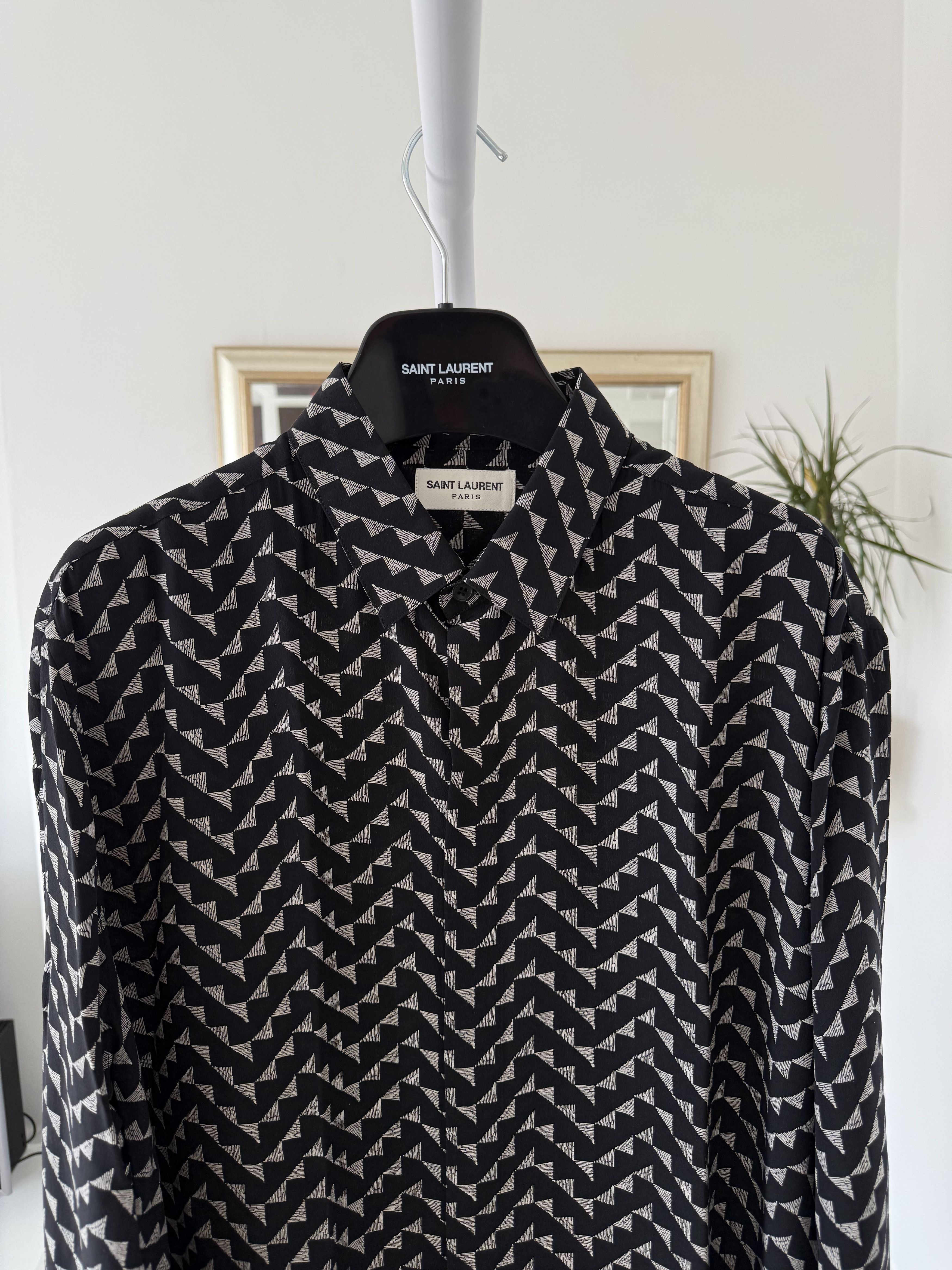 Saint Laurent Paris Saint Laurent Silk Silver Triangle Shirt Size US XL / EU 56 / 4 - 7 Thumbnail