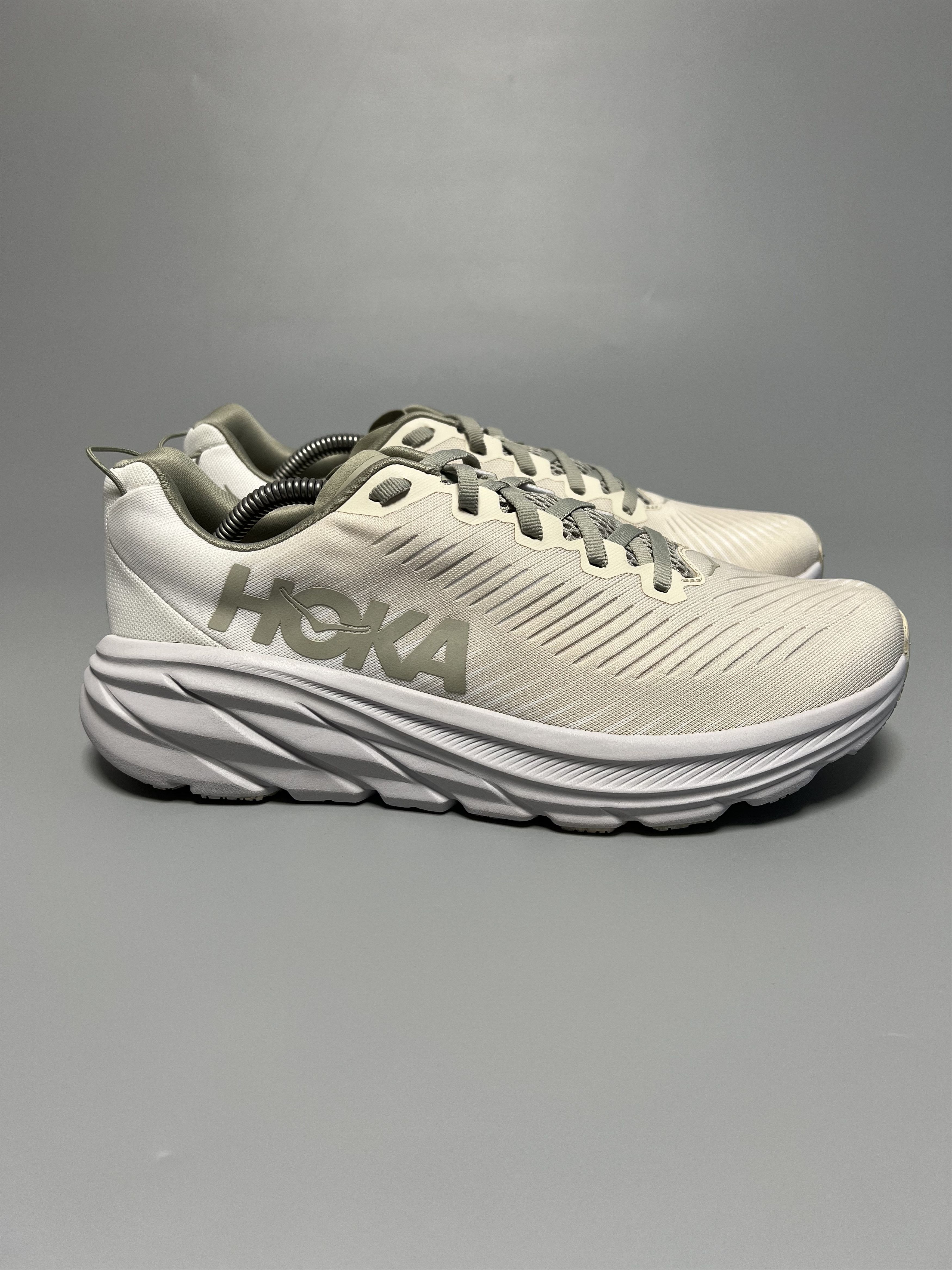 9D Hoka One One Rincon 3 Running Shoes 1119395-Byt in Beige, Men's