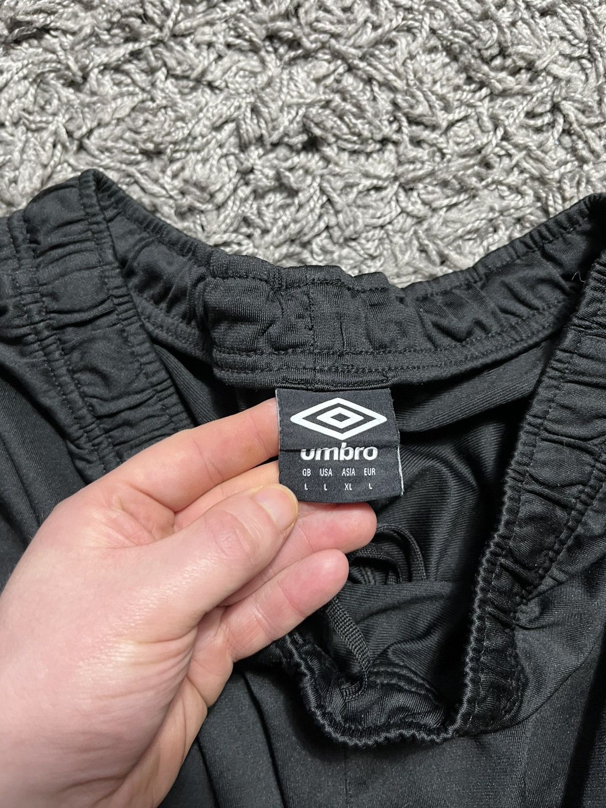 Umbro UMBRO HUDDERSFIELD TOWM FC POLYESTER SOCCER FOOTBALL SHORTS Size US 33 - 5 Thumbnail
