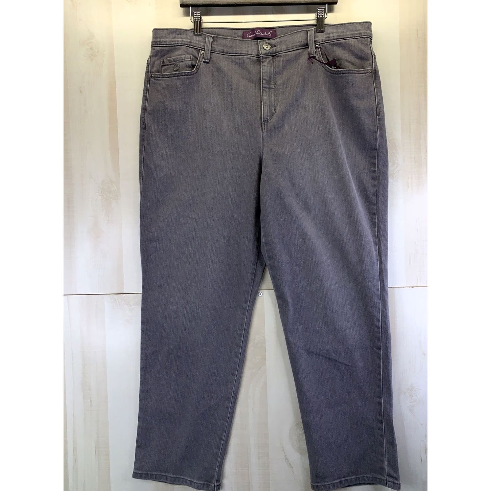 Gloria Vanderbilt Gloria Vanderbilt Amanda Sculpt Stretch Slimming Gray Wash Jeans Size 18 NWT Regular 5-Pocket Design Women's Jeans Size 40" / US 18 - 7 Thumbnail