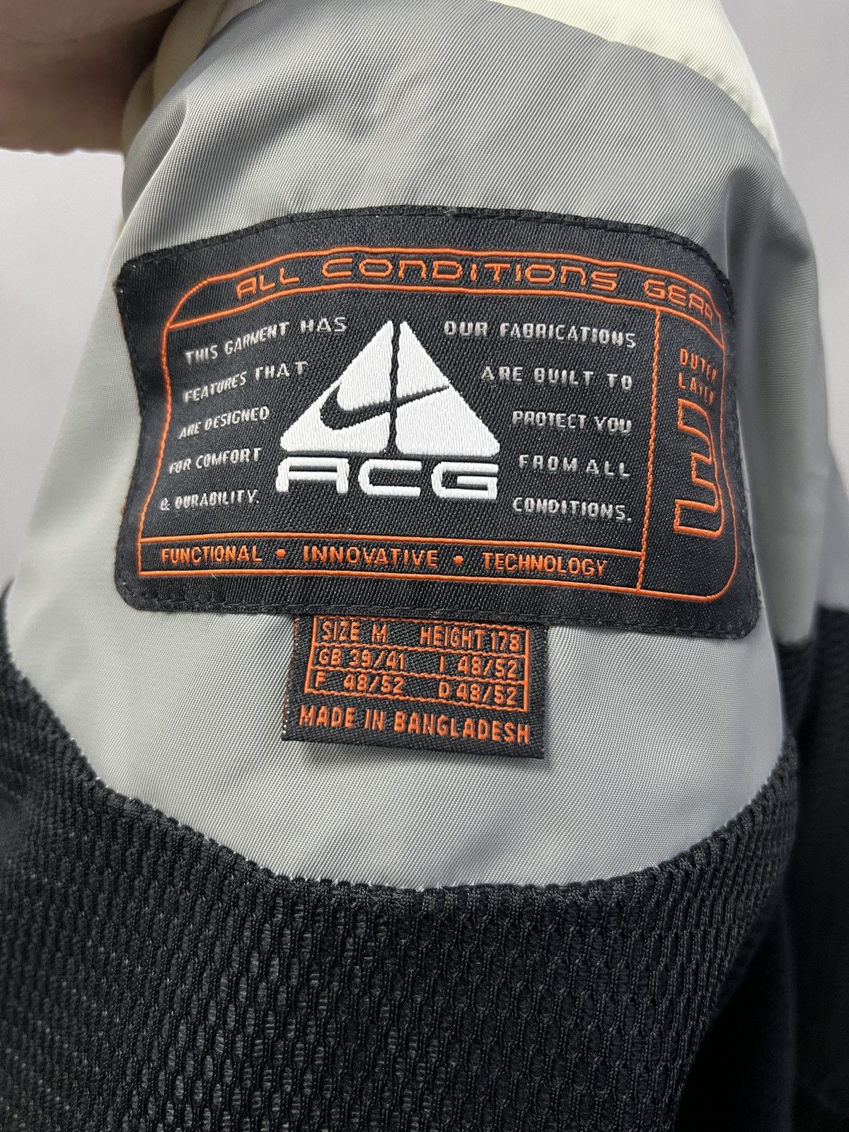 Nike ACG Vintage Nike ACG Down Gore-Tex Jacket Nylon ski board Y2K Size US L / EU 52-54 / 3 - 13 Thumbnail