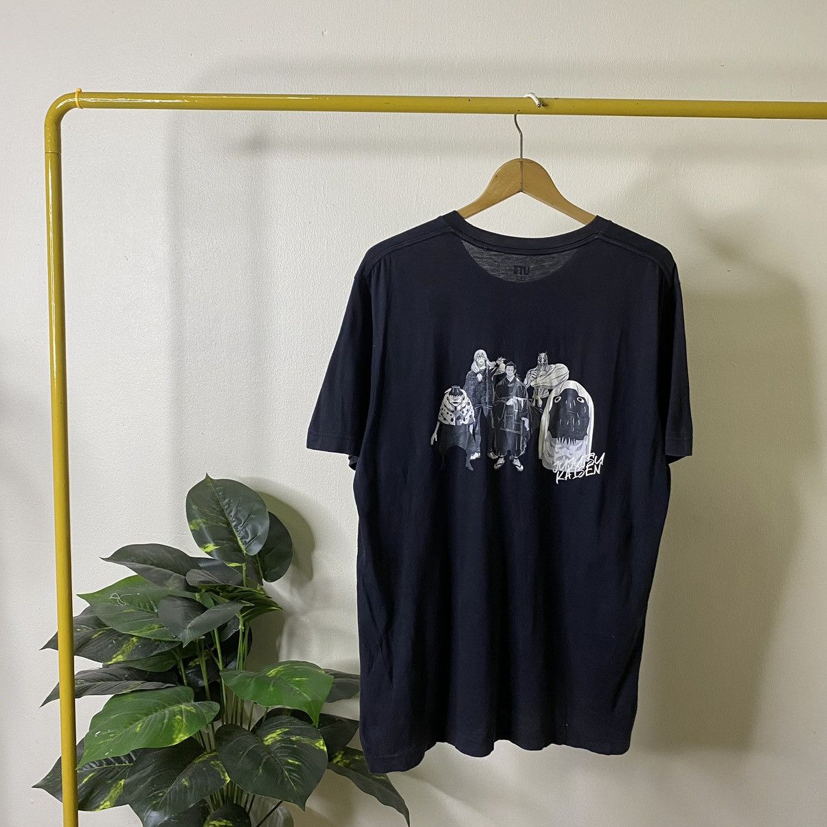 Anime Jujutsu Kaisen Japanese Manga Series x UT Collaboration Tee Size US L / EU 52-54 / 3 - 6 Thumbnail