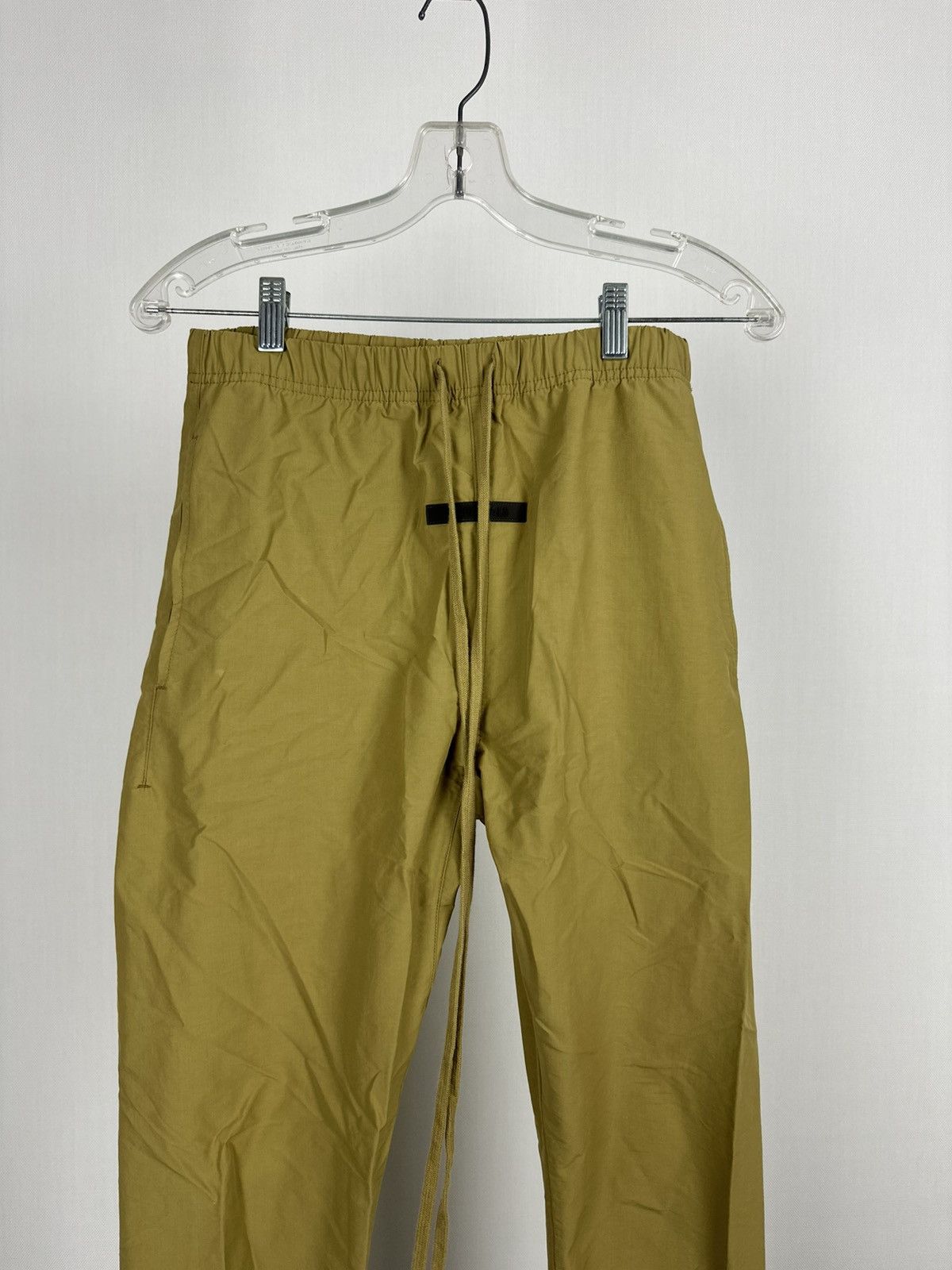 Fear of God FOG Essentials Nylon Track Pants Brown Size XS Size US 30 / EU 46 - 9 Thumbnail