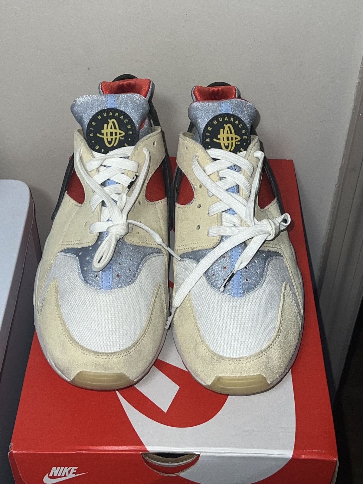 Nike Yin Yang Huaraches Size US 12 / EU 45 - 2 Thumbnail