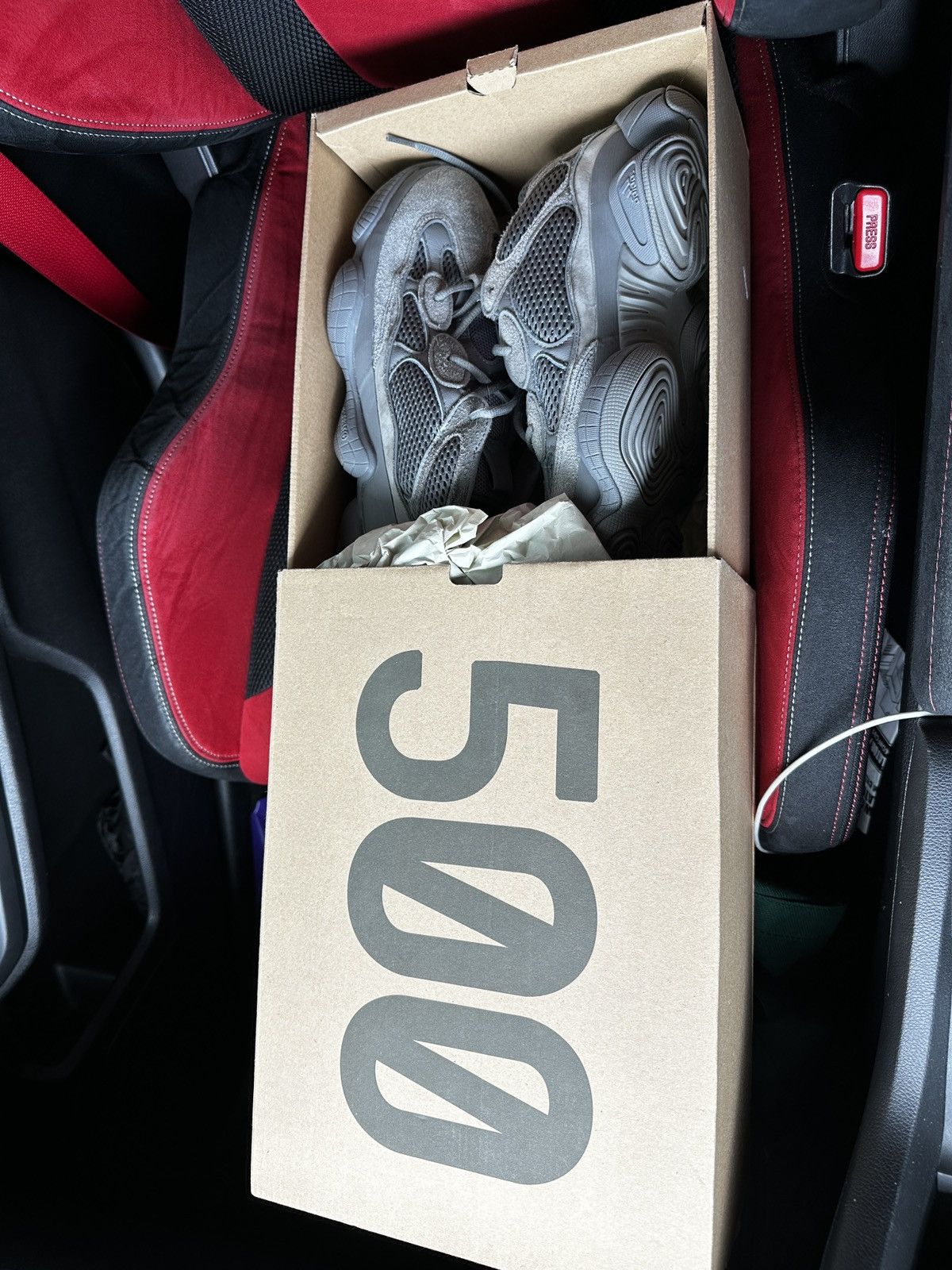 Yeezy BRAND NEW Yeezy 500 granite size 9.5 Size US 9.5 / EU 42-43 - 3 Thumbnail