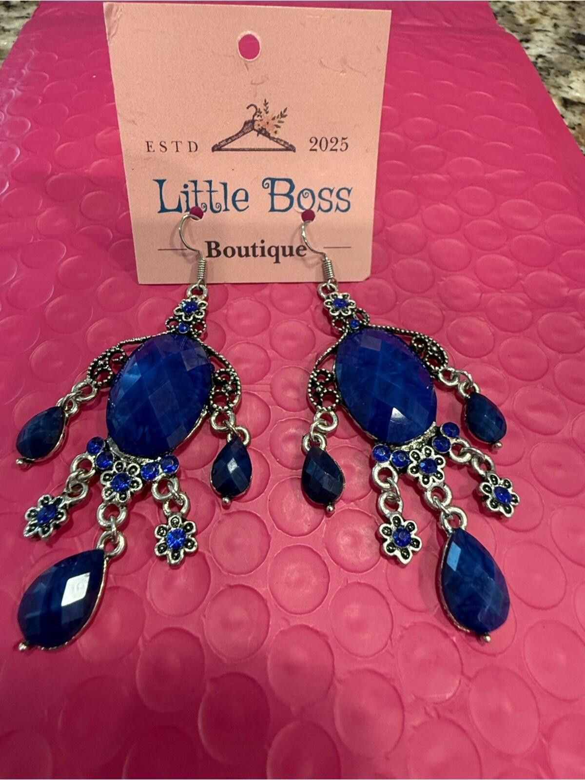 Other Blue rhinestone & floral beaded dangle earrings Size ONE SIZE - 3 Thumbnail